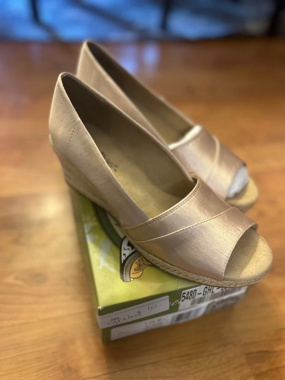 Easy street Women's Peep-Toe Wedge Heels in Light Pink